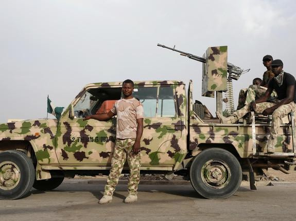 Nhà tù Nigeria bị đột kích, hơn 800 tù nhân trốn thoát