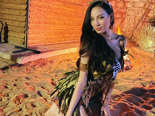 Ái Nhi hóa nữ thần Hi Lạp khi tham gia đêm tiệc Halloween tại Miss Intercontinental