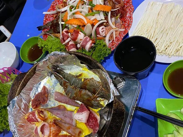 HOT: Cô gái bóc phốt quán nướng 'phí tiền' nhưng bị chủ tiệm phản đòn vì một lý do, dân mạng cũng đồng loạt đứng về phía quán?