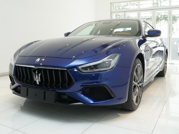 Cận cảnh Maserati Ghibli Hybrid 2021 đầu tiên tại Việt Nam