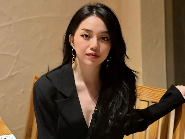 Linh Ngọc Đàm và bạn trai bất ngờ nhận con nuôi, tưởng ai xa lạ hóa ra là quý tử của bạn thân