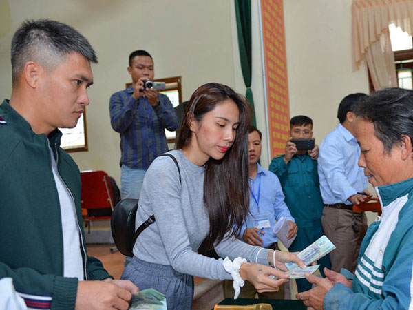 Huyện Thanh Chương rà lại tiền Thủy Tiên từ thiện nhưng không có danh sách