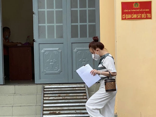 Vy Oanh chia sẻ sau khi nộp đơn khởi tố bà Phương Hằng, khẳng định dù khó khăn đến mức nào, cô cũng sẽ làm đến cùng