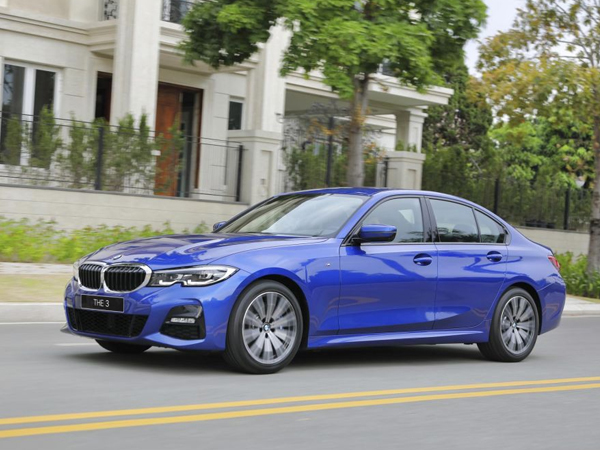 Giá xe BMW 3-Series giảm mạnh tại đại lý, tăng sức cạnh tranh với Mercedes-Benz C-Class