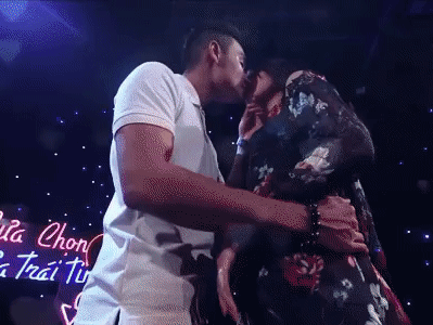 Nam người mẫu Next Top Model lên show hẹn hò mạnh dạn hôn gái xinh, phát biểu phản cảm về phụ nữ miền Tây