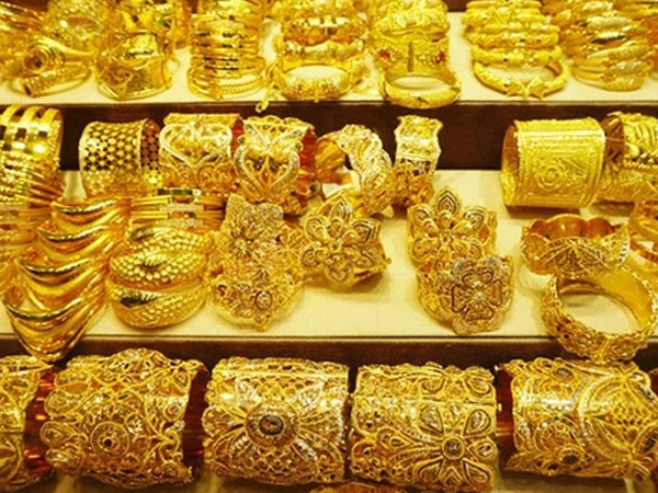 Giá vàng đồng loạt quay đầu giảm, 'rơi' mạnh nhất là vàng nhẫn