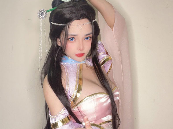 'Thiên thần' Mimi Chan sau 5 năm nổi tiếng: Ngày càng xinh đẹp, tự tin diện những bộ đồ sexy dù có gây nhiều tranh cãi