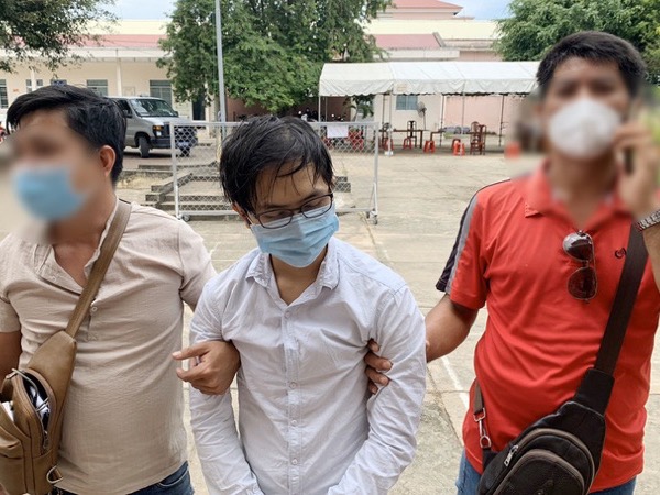 Thanh niên nghiện game đâm gục vợ chồng nguyên giám đốc Sở Xây dựng Trà Vinh, tra hỏi chỗ giấu của