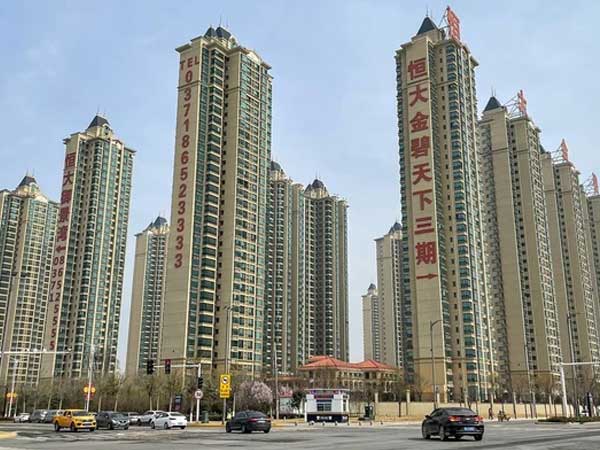 Vì sao các công ty bất động sản Trung Quốc nợ nần chồng chất?