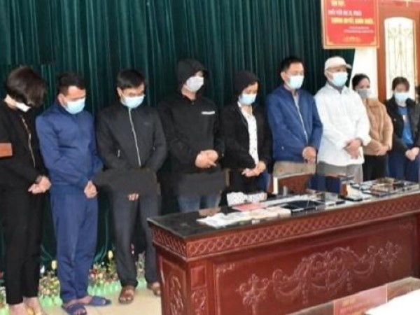 Triệt phá đường dây đánh bạc hơn 10 tỷ đồng, có sự tham gia của nhiều cán bộ