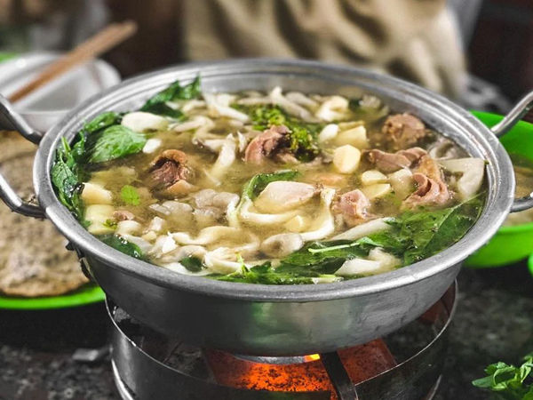 Trời chuyển lạnh, một món lẩu bất ngờ gây 'sốt' chợ mạng, tiểu thương 'hốt bạc' mỗi ngày