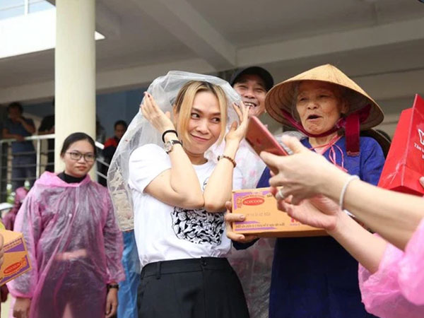 Phẫn nộ loạt page Facebook sử dụng tên tuổi của Mỹ Tâm để kêu gọi quyên góp từ thiện