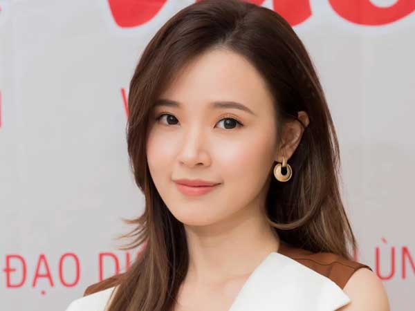 Midu khoe 'chốt đơn' 21 lô đất giữa đêm, cứ như bán quần áo online
