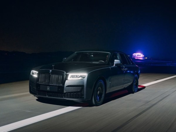 Rolls-Royce Ghost Black Badge 2022 ra mắt
