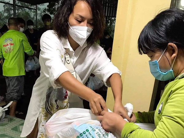 Công an Tuyên Quang điều tra lùm xùm tại chốt kiểm dịch Covid-19 sau livestream phản ánh của ca sĩ Thái Thuỳ Linh