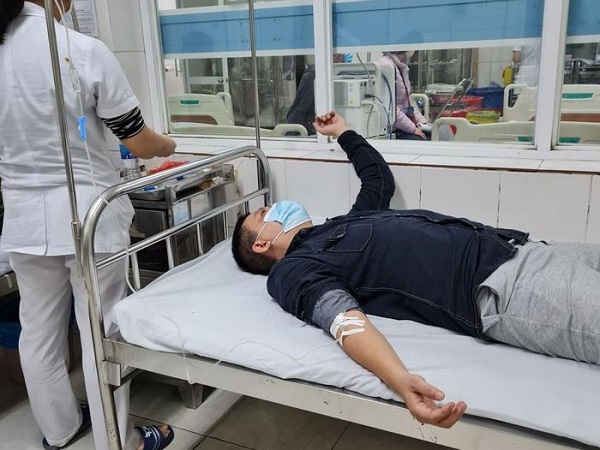 Hà Nội: Điều tra vụ côn đồ mang vũ khí vào sảnh chung cư đánh người
