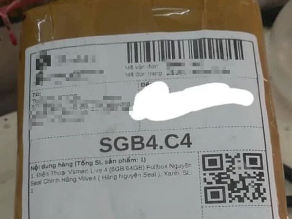 Đặt smartphone giá 2,7 triệu nhưng lại nhận được 2... chai sữa rửa mặt, người mua khóc ròng vì mắc chiêu lừa đảo tinh vi