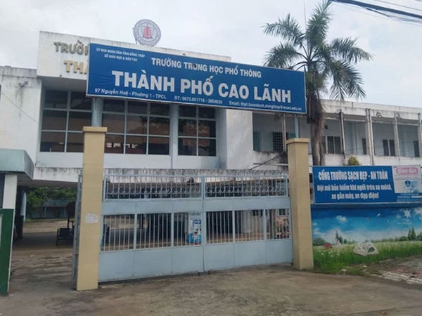 Vụ 'thầy giáo dạy online để lộ clip quay 3 nữ công nhân đang tắm': Sự thật thế nào?