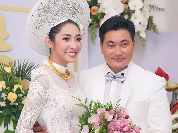 Rộ tin đồn hoa hậu Đặng Thu Thảo ly hôn