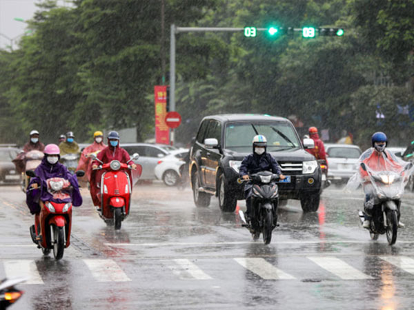 Hà Nội tiếp tục mưa lạnh, vùng núi có nơi dưới 17 độ C