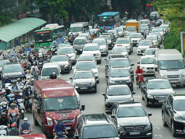 Đề xuất phí ôtô vào trung tâm TP HCM cao nhất 70.000 đồng, thu theo khung giờ