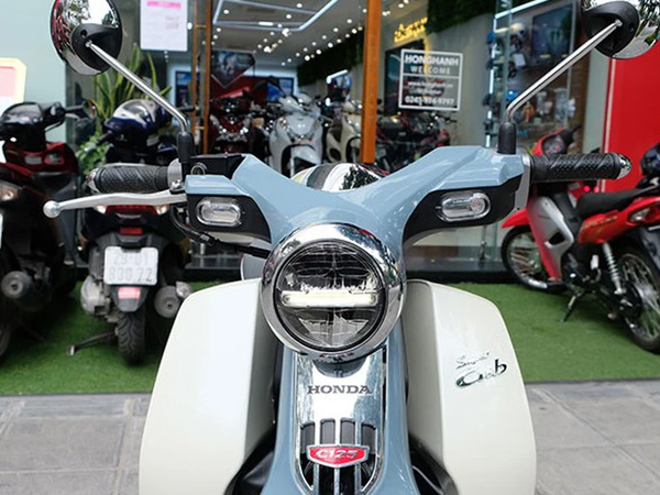Xe máy Honda nhập Thái, tiết kiệm xăng 1,5 lít/100km vừa về đại lý: Đẹp xuất sắc?