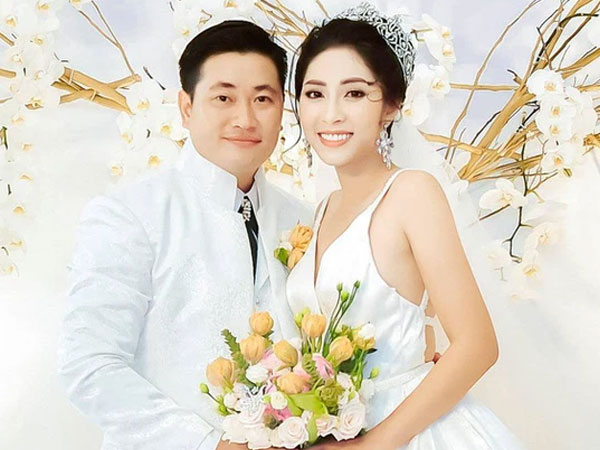 Hoa hậu Đặng Thu Thảo chính thức xác nhận ly hôn, tiết lộ người nuôi dưỡng 2 con
