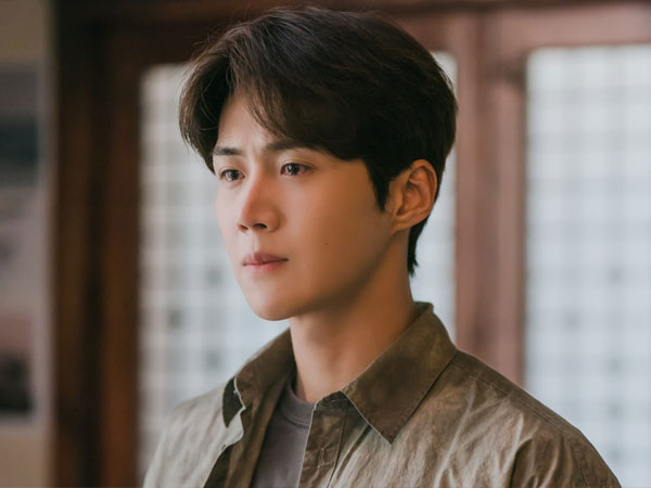 Kim Seon Ho từng bị đồn 'lặn mất tăm' để dỗ dành bạn gái mới sau scandal, nhưng sự thật là gì?