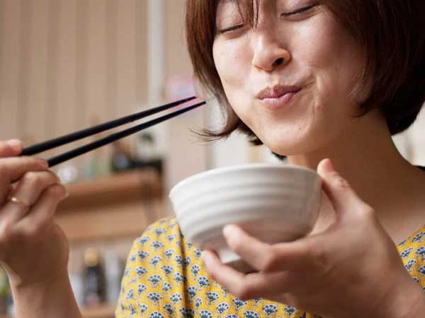 Thói quen khi ăn mang lại vô vàn lợi ích cho sức khỏe