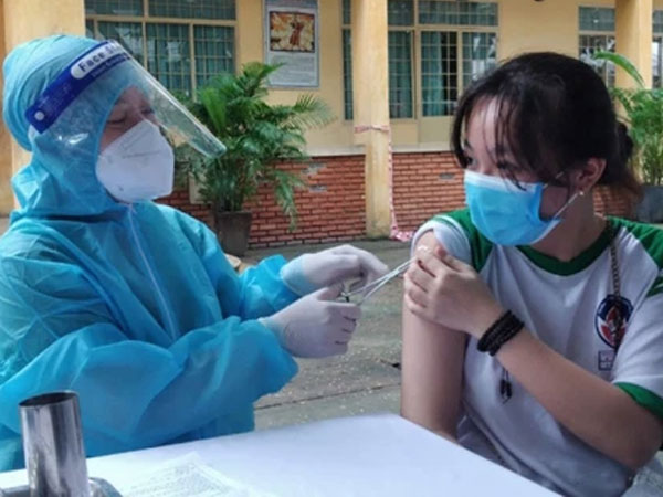 Không được phép tiêm cho trẻ em chưa đủ 12 tuổi