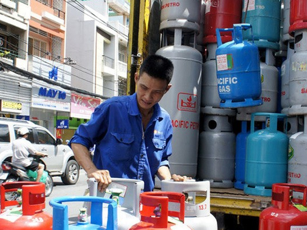 Chạm ngưỡng 500.000 đồng/bình sau 9 lần 'phi mã', giá gas vẫn khó giảm