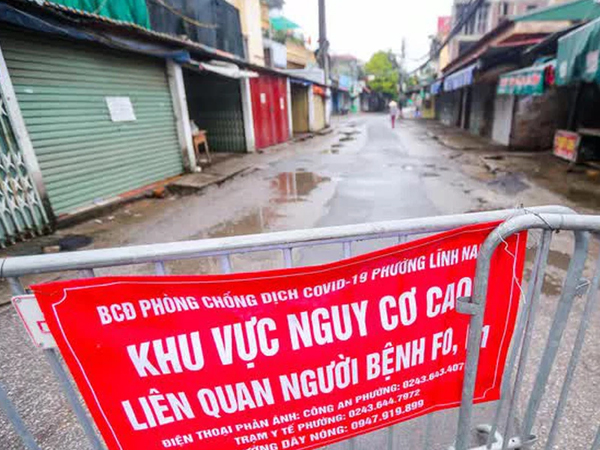 CLIP: Lập hàng rào tạo 'chốt cứng' ở ổ dịch phức tạp có hàng chục ca F0
