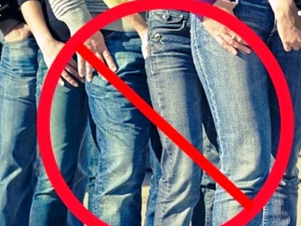 Đồng Tháp yêu cầu cán bộ đi làm phải mang giày có quai hậu, không mặc quần jeans