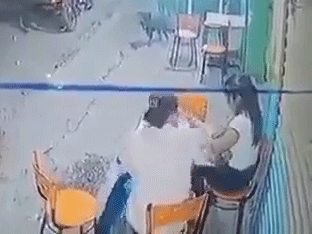Tát bạn gái giữa quán cà phê, thanh niên vũ phu nhận cái kết không thể đắng hơn