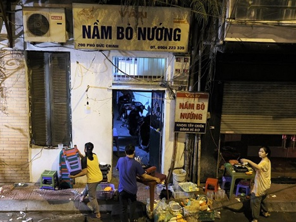 Hà Nội siết chặt chống dịch, hàng quán đóng cửa im lìm sau 21h