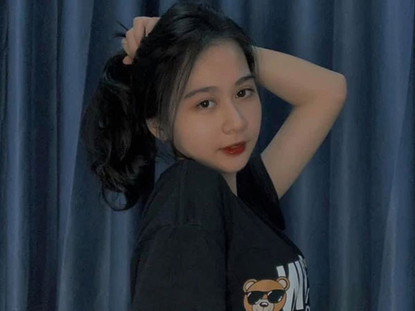 Loạt ảnh hiếm và thông tin gây sốc về bạn gái mới của Hoài Lâm, khéo léo 'dọn sạch' MXH trước khi lộ diện?