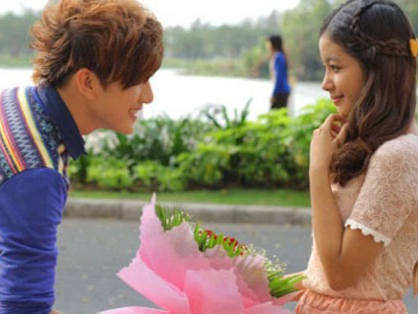 Biết mình bị cắm sừng, cô gái nhắn tin đòi nợ nhưng lại nhận câu trả lời gây sốc của bạn trai: 'Nhu cầu của em cao quá, 900 triệu coi như công anh phục vụ'