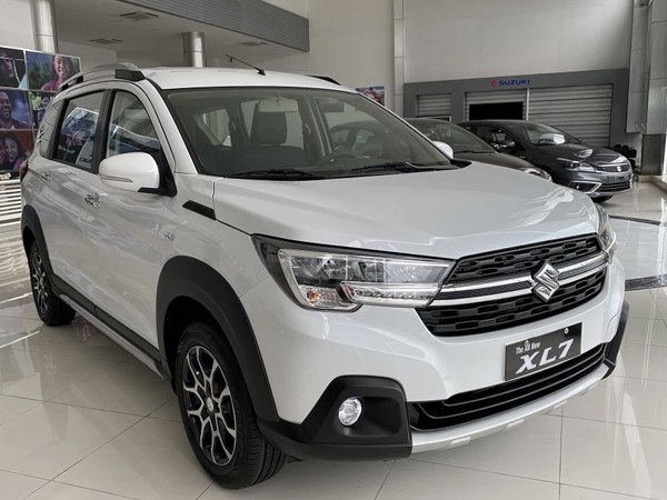 SUV 7 chỗ Suzuki XL7 giảm giá xuống mức hiếm gặp