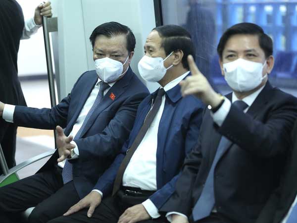 Phó Thủ tướng, Bí thư Hà Nội đi tàu đường sắt Cát Linh - Hà Đông khai thác thương mại