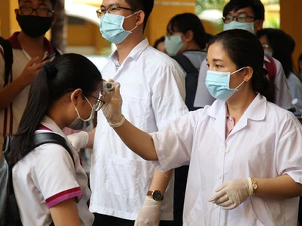 KHẨN: Chỉ duy nhất 1 địa phương ở Hà Nội cho học sinh tới trường học trực tiếp