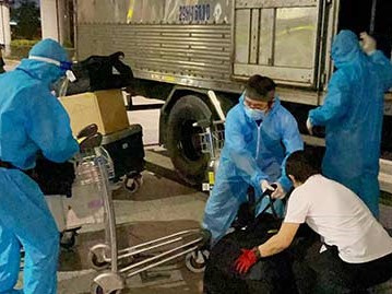 209 kiện hàng nặng 9 tấn của ĐT Nhật Bản đến Việt Nam