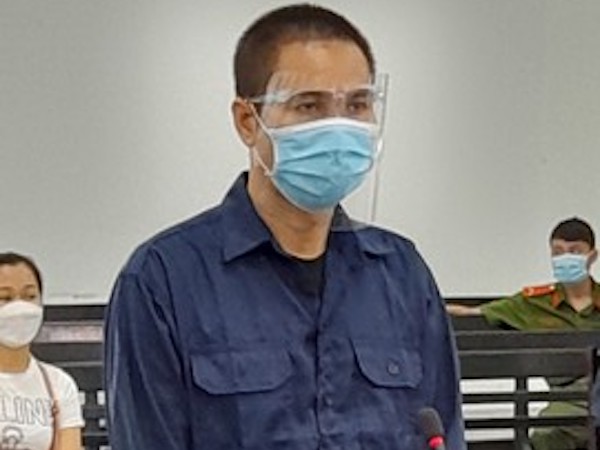 Bị đâm chết vì đi 'xử' người đăng hình bạn gái mình lên mạng