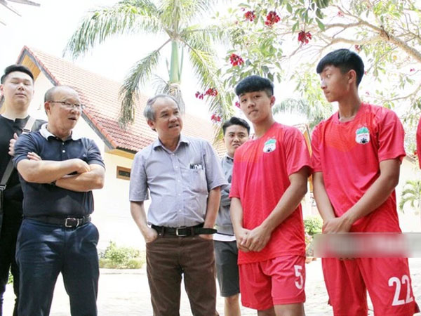CLB HAGL cho Hải Phòng mượn 14 cầu thủ: Bầu Đức sắp thay đổi lịch sử V.League?
