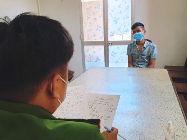 Đà Nẵng: Di lý kẻ cướp tài sản người yêu cũ vì níu kéo tình cảm bất thành