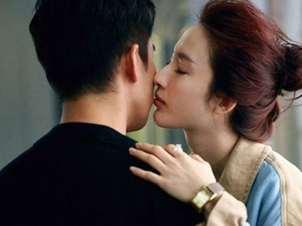 Kiểu phụ nữ thích ngoại tình, dù ở độ tuổi nào cũng dễ 'thay lòng đổi dạ'