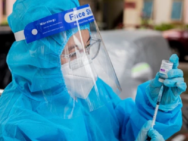 Bộ trưởng Bộ Y tế: Dự kiến tiêm vaccine mũi 3 từ cuối năm 2021