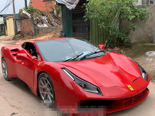 Ô tô tự chế 'nhái' siêu xe Ferrari của thợ Việt