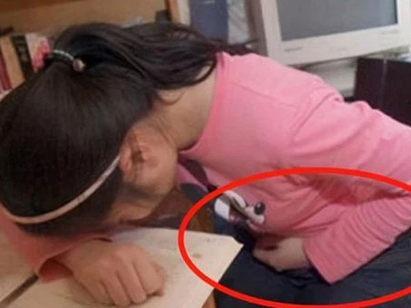 Con gái 8 tuổi liên tục kêu đau bụng, đưa đến bệnh viện bác sĩ nói: 'Bố mẹ nên ly hôn đi!' - Nguyên nhân sau đó đầy xót xa