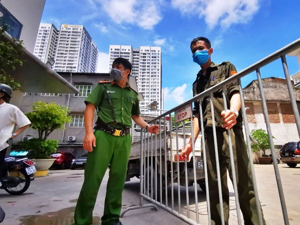 Hà Nội khẩn tìm tài xế taxi đi từ KĐT Xa La đến chung cư Mulberry Lane, phong tỏa nhiều điểm ở Mỗ Lao