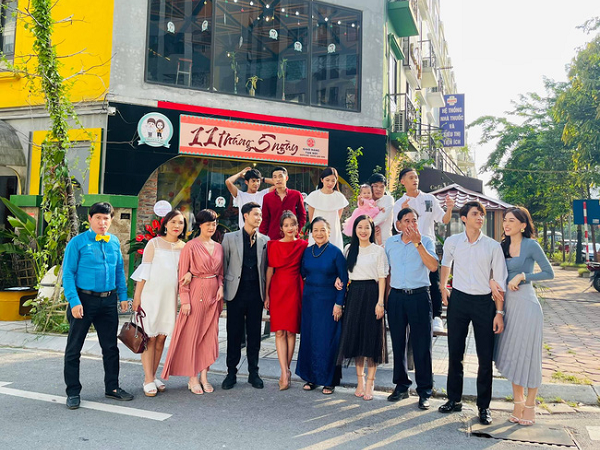 11 tháng 5 ngày 'ém' preview tập cuối nhưng loạt ảnh hậu trường đã tiết lộ cái kết viên mãn